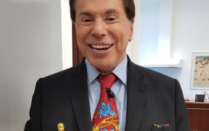 Silvio Santos recebe  premio comunicação e destaque 2017 mais uma realização Billy Jackson e ViViane Alves
