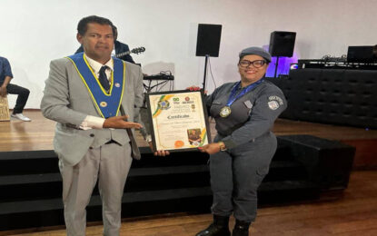 Romildo dos Santos homenageia o Batalhão de Polícia,  em São Paulo